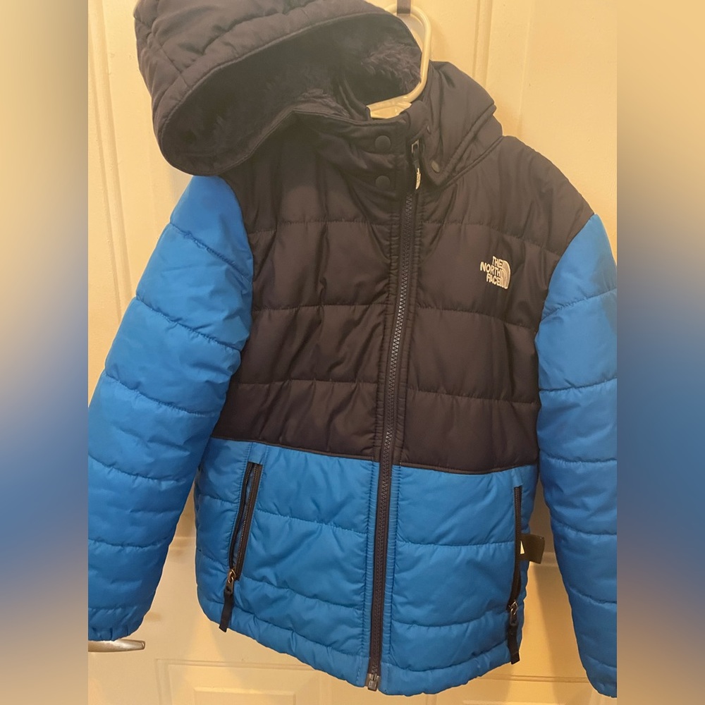 Northface BOYS winter coat size small (7/8)